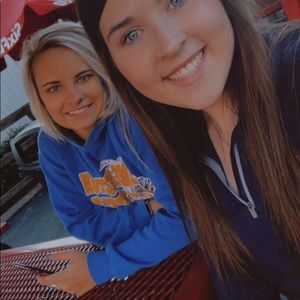 Meet your Posher, Julia